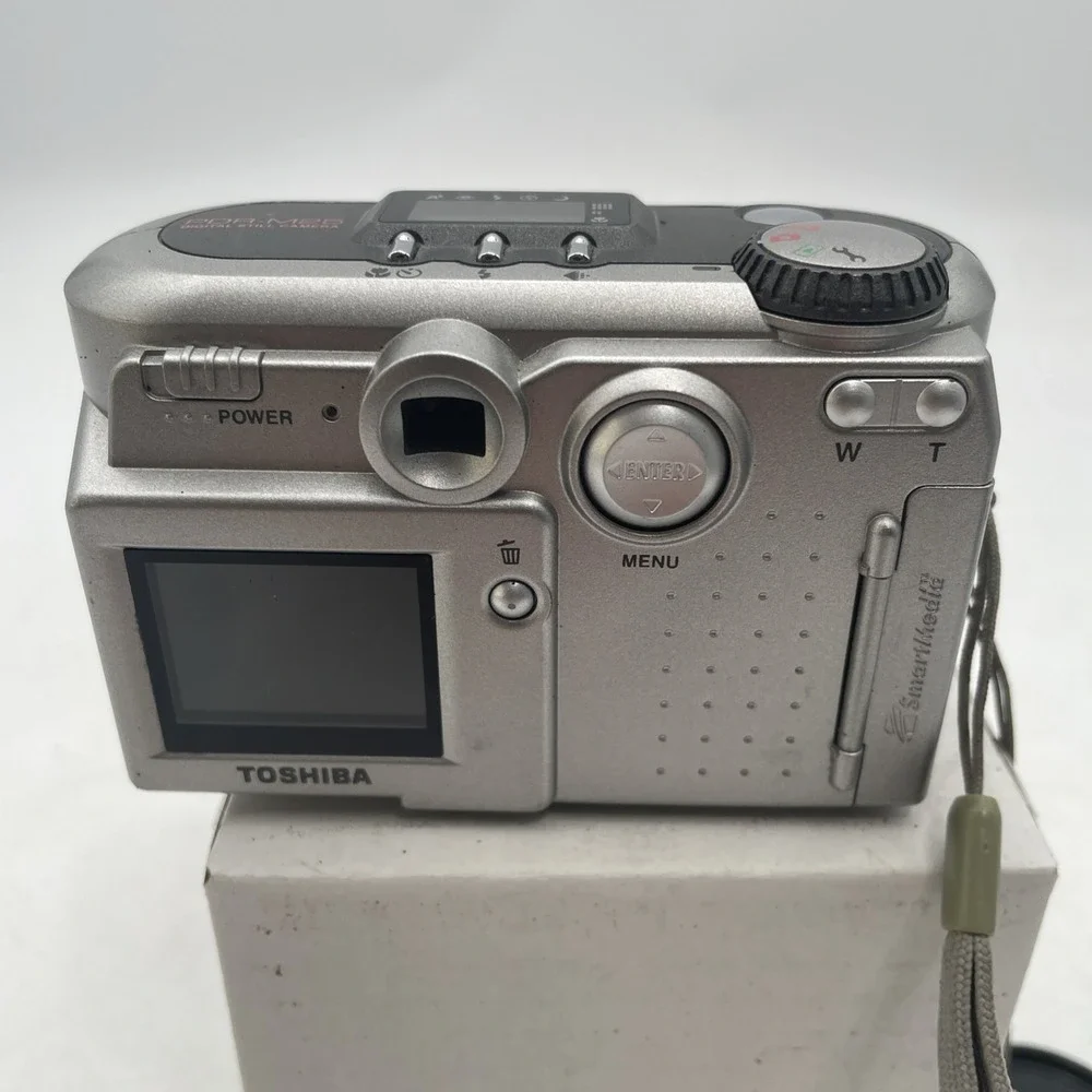 Toshiba PDR M25 2.2MP Digital Camera 3X Zoom+Battery+SD Card+Case-Silver TESTED